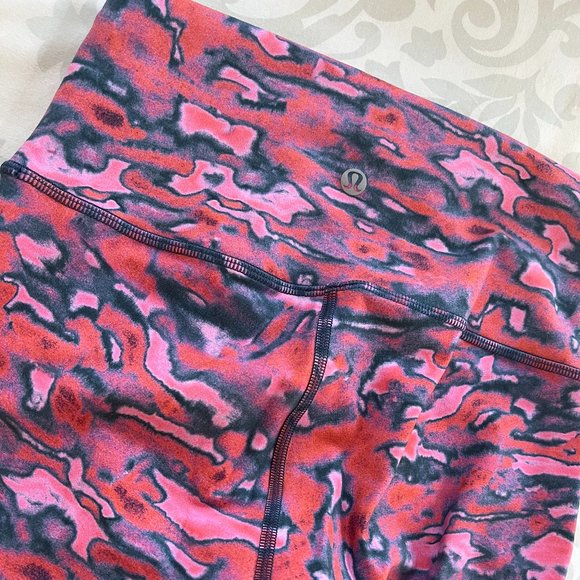 Like New! Lululemon Wunder Train High-Rise Short 8" Chroma Clash Camo - Picture 6 of 12